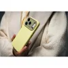 Coque arrière en silicone Decoded avec MagSafe pour Apple iPhone 17 Pro - Yuma Yellow 10